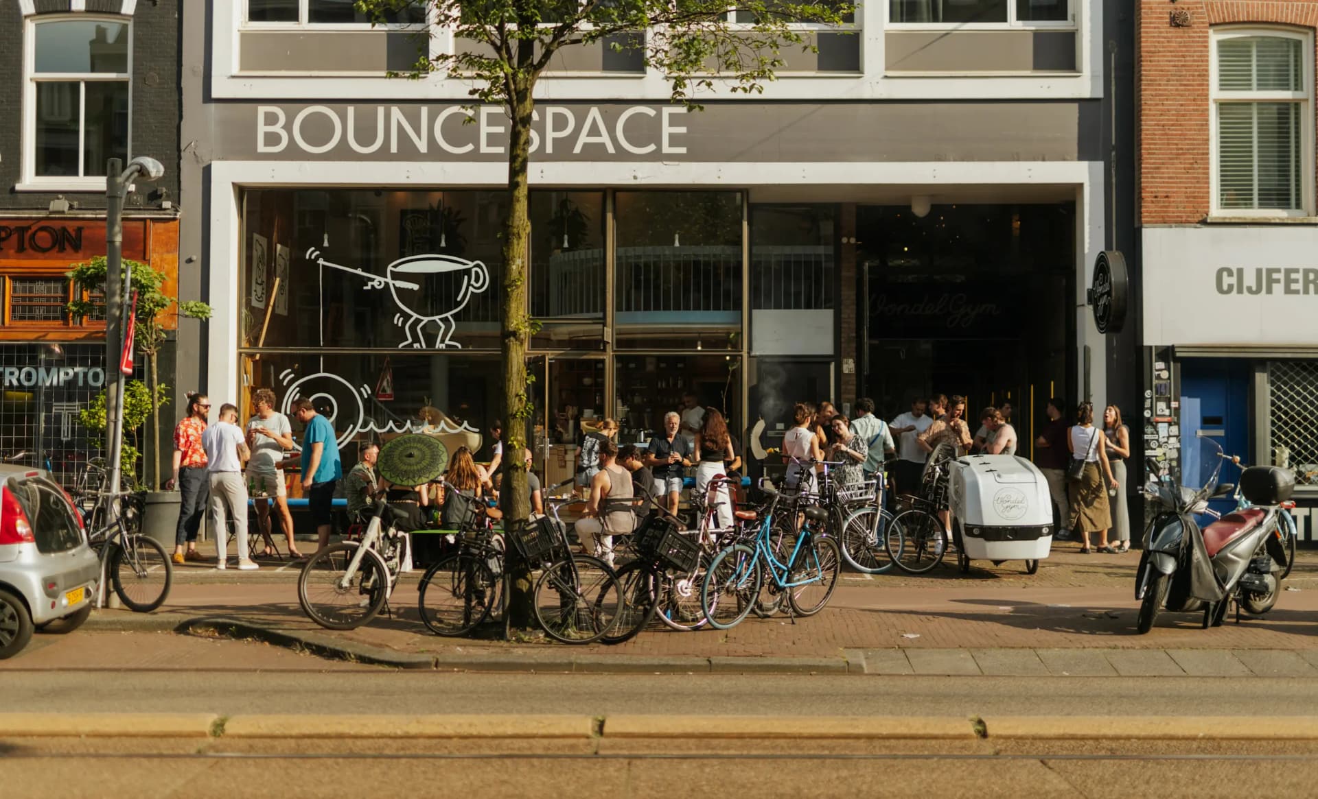 Het kantoor van Green Creatives aan de Overtoom in Amsterdam.